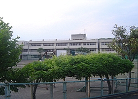 鴨志田中学校