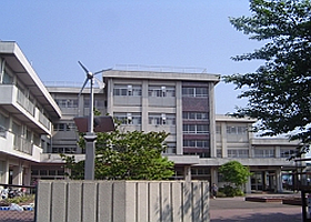 嶮山小学校 嶮山小学校